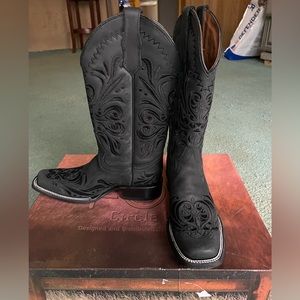 CIRCLE G WOMEN'S BLACK EMBROIDERY WESTERN BOOTS - SQUARE TOE